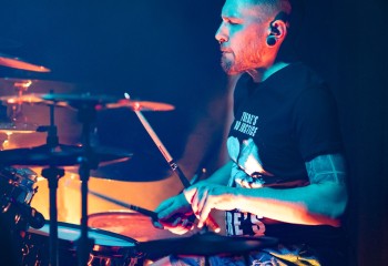 Oral Fistfuck - Photo by Natalie
