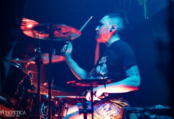 Oral Fistfuck - Photo by Natalie