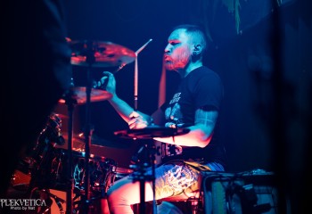 Oral Fistfuck - Photo by Natalie