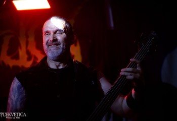 Oral Fistfuck - Photo by Natalie