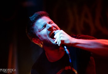 Oral Fistfuck - Photo by Natalie