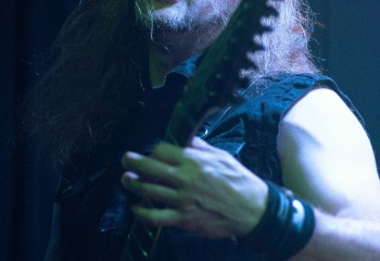 Oral Fistfuck - Photo by Natalie