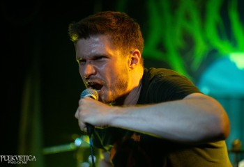 Oral Fistfuck - Photo by Natalie