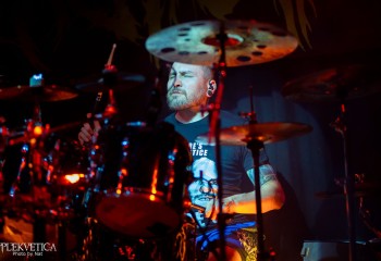 Oral Fistfuck - Photo by Natalie