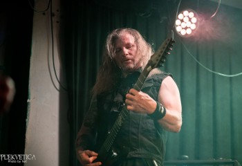 Oral Fistfuck - Photo by Natalie