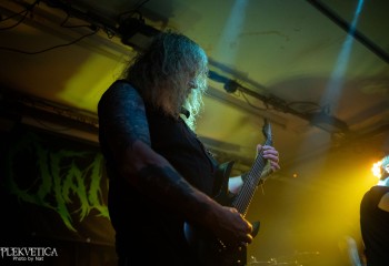 Oral Fistfuck - Photo by Natalie