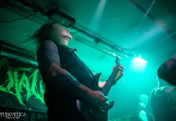 Oral Fistfuck - Photo by Natalie