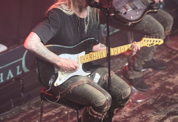 Pain - Photo By Peti