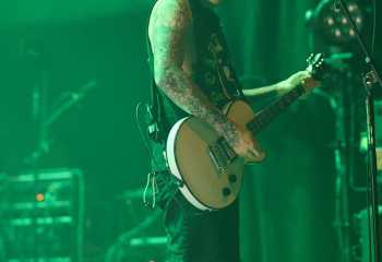 POINT NORTH - Photo By Peti