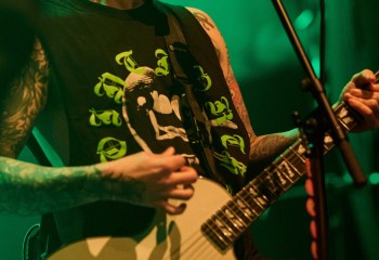 POINT NORTH - Photo By Peti