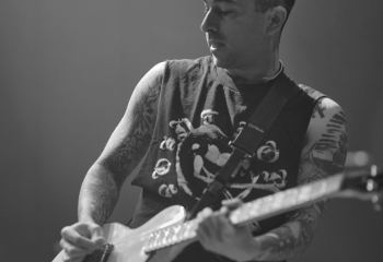 POINT NORTH - Photo By Peti