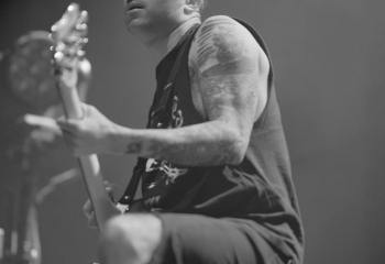 POINT NORTH - Photo By Peti