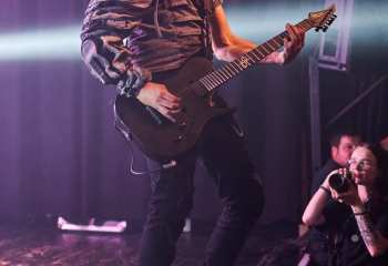 Smash Into Pieces - Photo By Peti
