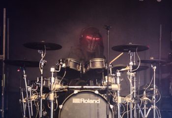 Smash Into Pieces - Photo By Peti
