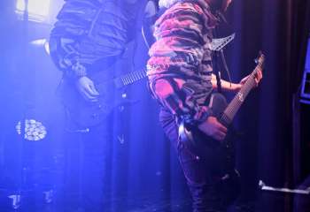 Smash Into Pieces - Photo By Peti