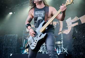 19.55 Soulfly - Photo By Peti