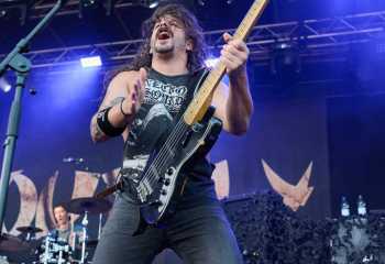 19.55 Soulfly - Photo By Peti