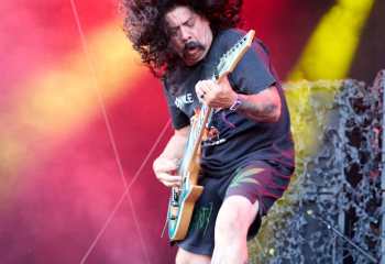 19.55 Soulfly - Photo By Peti