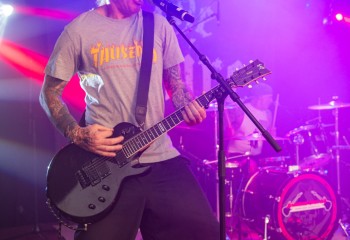 To the Wire-photo by Michel Varrin