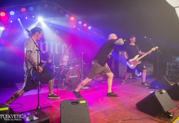 To the Wire-photo by Michel Varrin