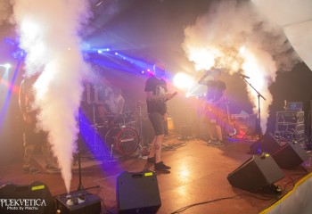 To the Wire-photo by Michel Varrin