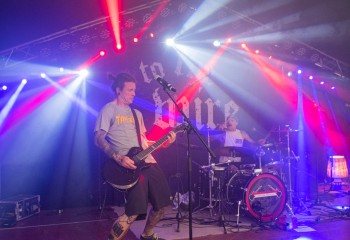 To the Wire-photo by Michel Varrin