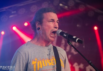 To the Wire-photo by Michel Varrin