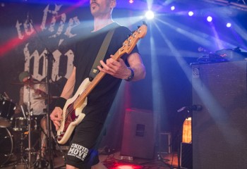 To the Wire-photo by Michel Varrin