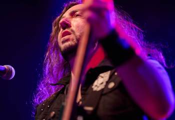 Victory - Photo By Peti