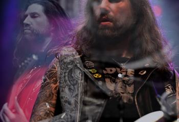 Victory - Photo By Peti