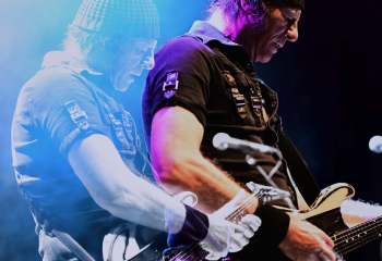 Victory - Photo By Peti