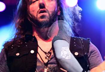 Victory - Photo By Peti