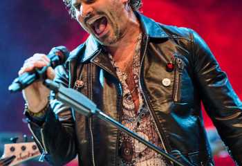 Victory - Photo By Peti