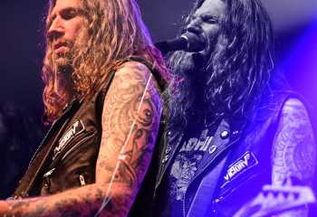 Victory - Photo By Peti