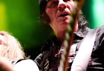 Victory - Photo By Peti