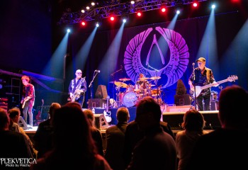 Wishbone Ash - photo by Michel Varrin