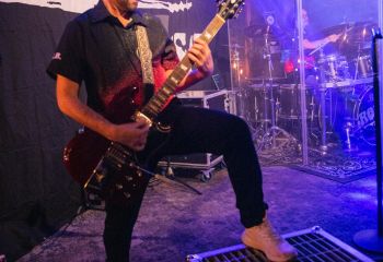 Broken Bass-photo by Michel Varrin