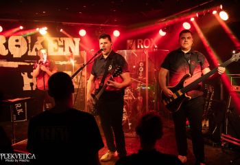 Broken Bass-photo by Michel Varrin