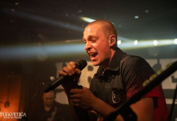 Broken Bass-photo by Michel Varrin