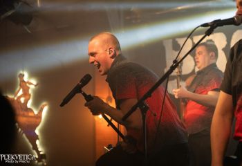 Broken Bass-photo by Michel Varrin