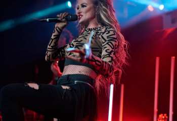 Butcher Babies - Photo By Peti