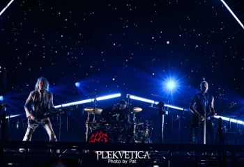 Def Leppard - Photo by Pat