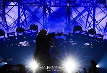 Def Leppard - Photo by Pat