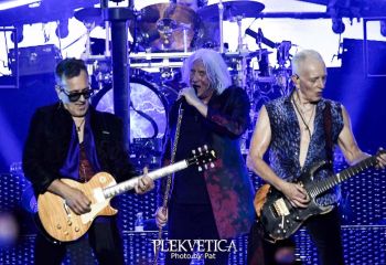 Def Leppard - Photo by Pat