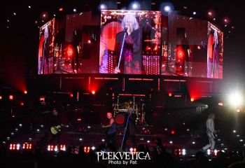 Def Leppard - Photo by Pat