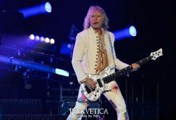 Def Leppard - Photo by Pat