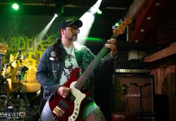 goreshower-oelfleck-eventbar-frauenfeld-11-04-26-03