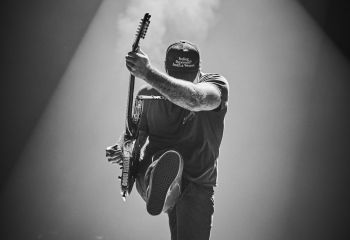 Stick To Your Guns - Photo By Peti