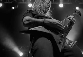 Throw Me To The Wolves - Photo By Peti