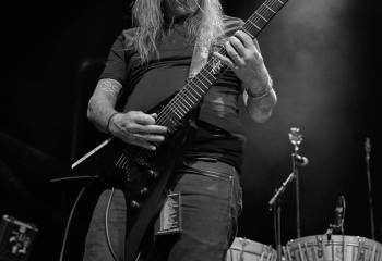 Throw Me To The Wolves - Photo By Peti